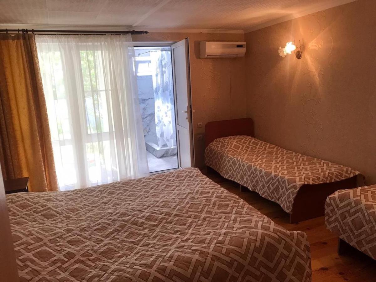 Guest House Dali Gagra Bagian luar foto